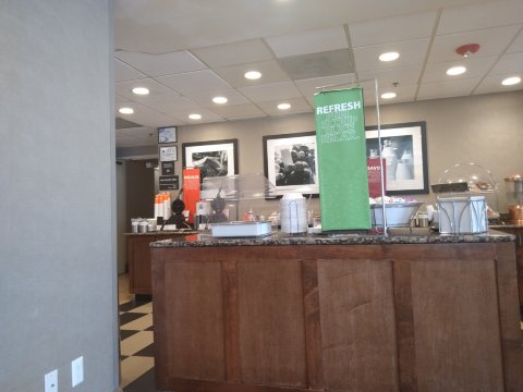 夏洛特大学欢朋酒店-餐饮