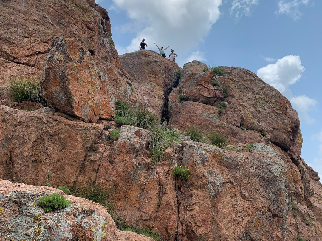 Enchanted Rock Cave-弗雷德里克斯堡必去景点