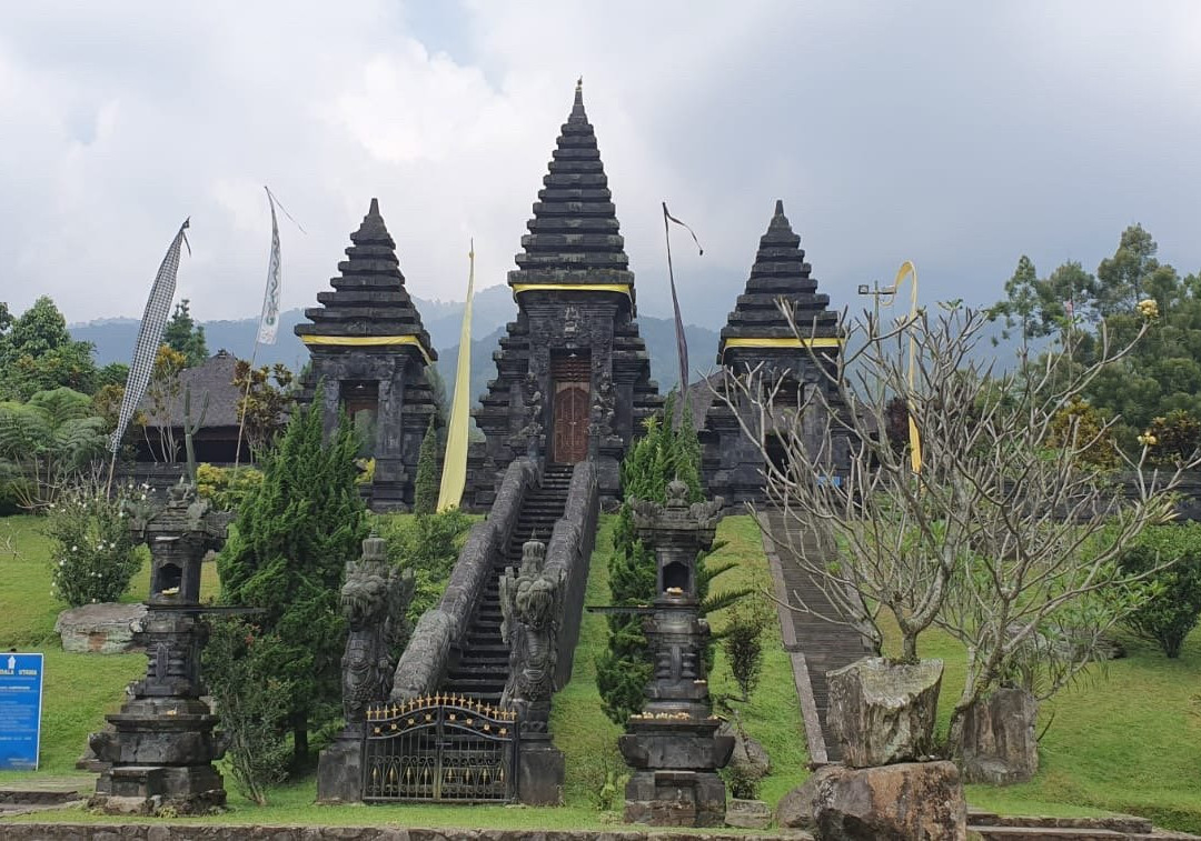 Pura Parahyangan Agung Taman Sari Gunung Salak景点图片