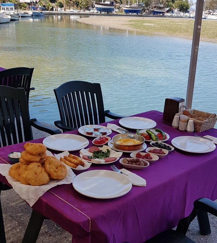 Kaleucagız餐馆和美食-Kaptan Cafe Restaurant