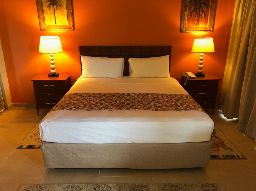 Carl's Unique Inn主图