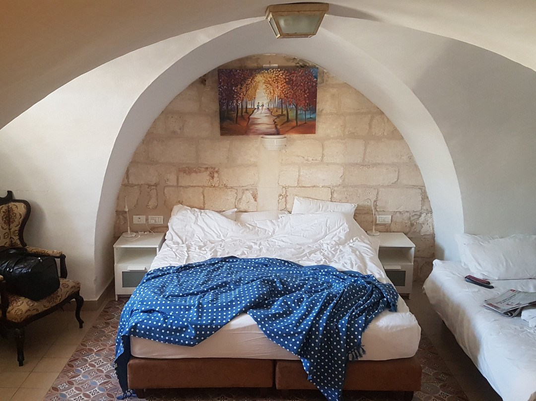 Alexandra House主图