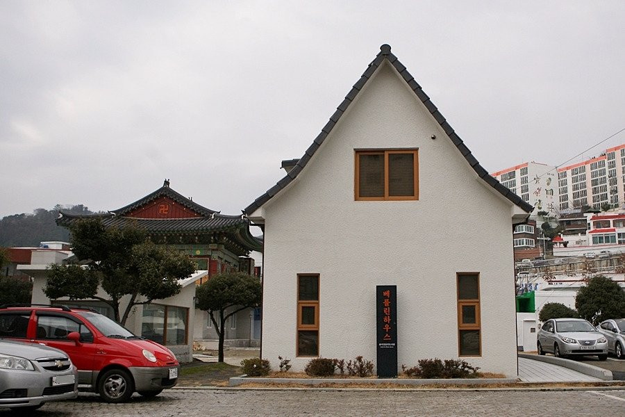 Yun Isang Memorial-统营市必去景点