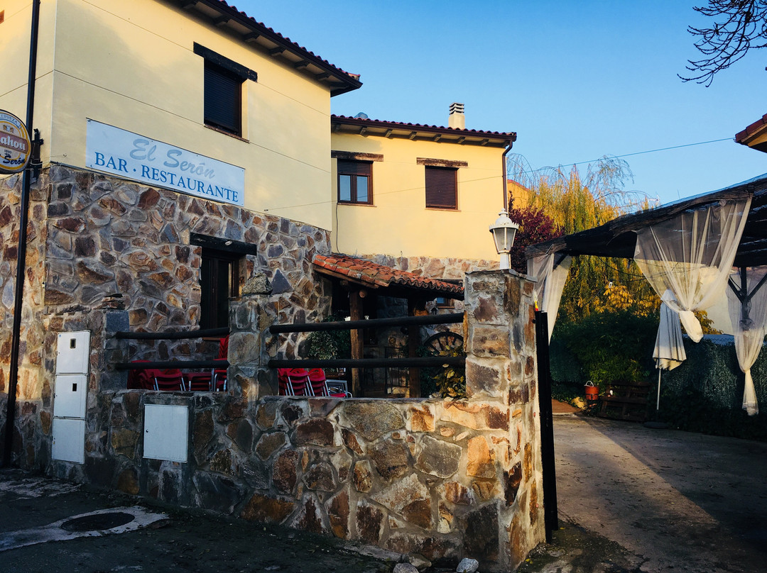 Robledillo de la Jara餐馆和美食-Bar Restaurante El Seron