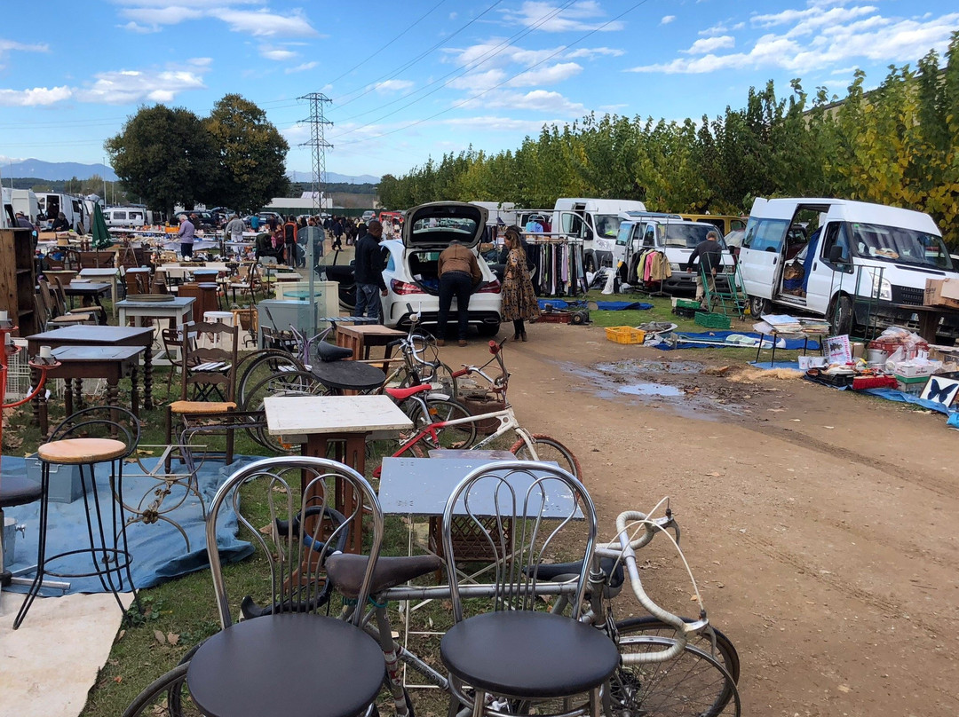 Mercat de Segona Ma, Brocante i Col-leccionisme de Celra景点图片