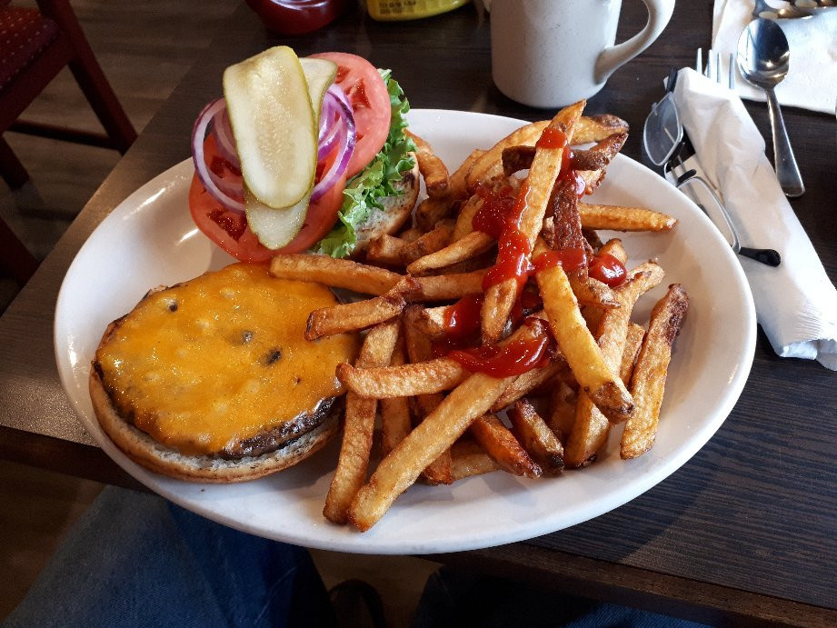 Dinger's Taps & Grill