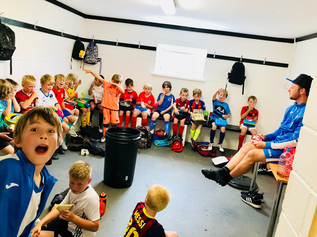 Shilton Soccer Academy-Hayle必去景点