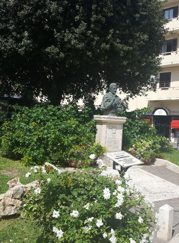 Chiesa dei Santi Pio e Antonio-安济奥必去景点