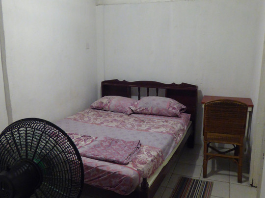 Julian's Restaurant, Bar & Guest House主图