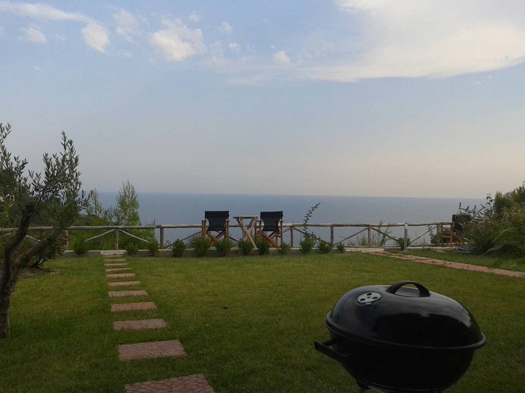 Koumaros Aparthotel主图