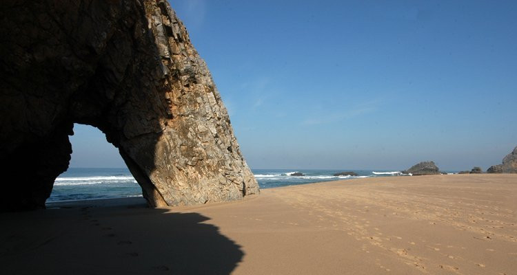 Praia da Adraga景点图片