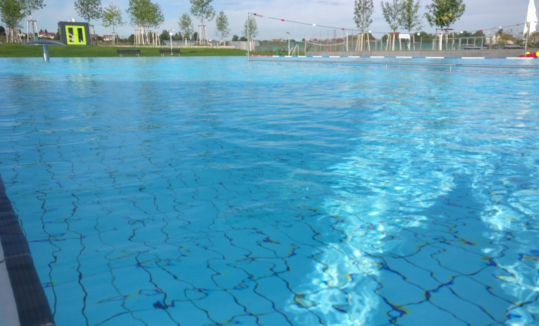 F3 Familien Und Freizeitbad-费尔巴赫必去景点