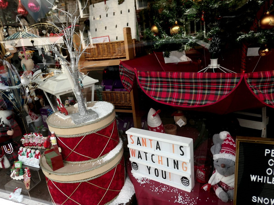 The Christmas Emporium-皮特洛赫里必去景点