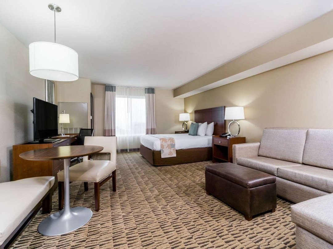 Hawthorn Suites by Wyndham Wheeling at Highlands主图