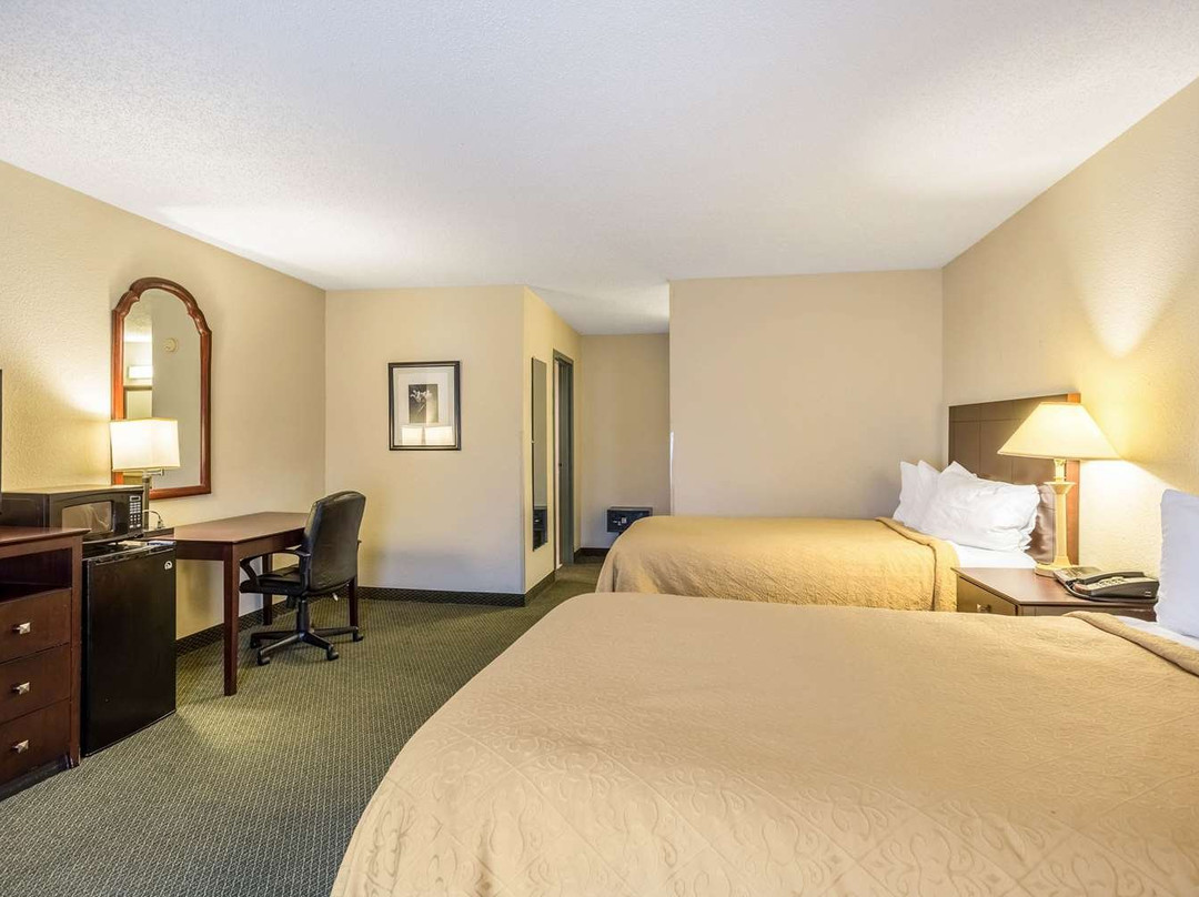 Quality Inn & Conference Center主图