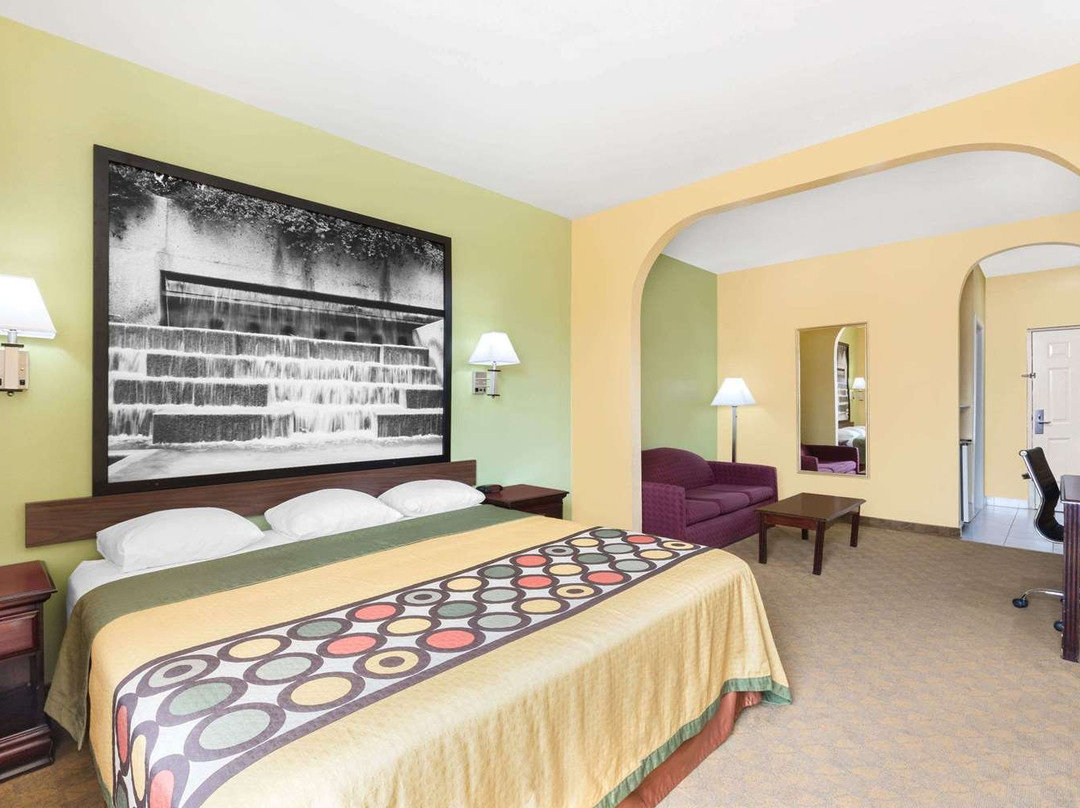 Super 8 By Wyndham Bay City主图