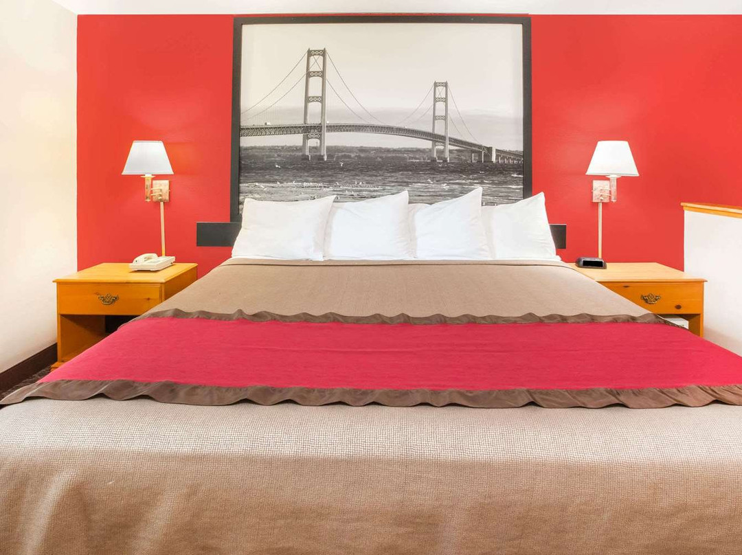 Super 8 by Wyndham West Branch主图