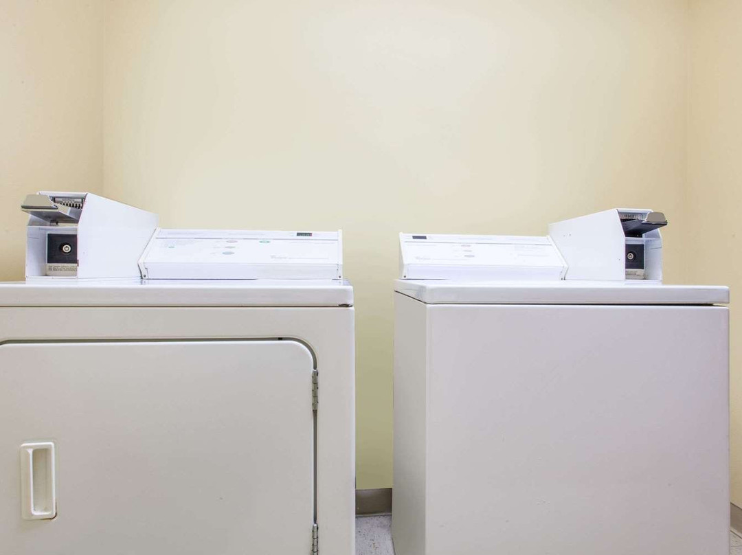 Super 8 by Wyndham Carthage主图