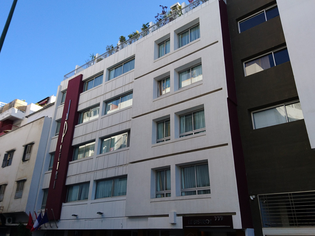 勒彼得里酒店主图