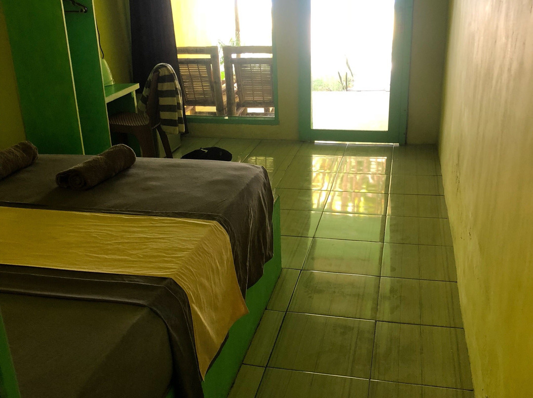 Yellow by The Sea主图