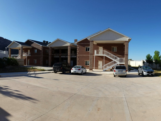 Zions Most Wanted Hotel主图