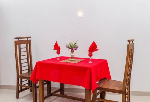 The Crown Plaza Airport Hotel-餐饮