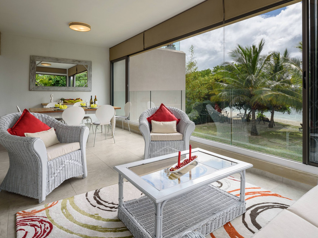 Pearly Sands - Beachfront Deluxe Apartment主图