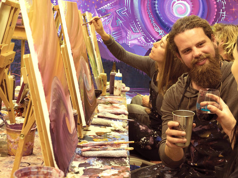 Paint Party at Forever Stoked-莫罗贝必去景点