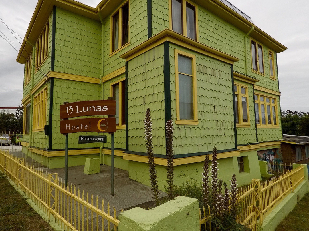 13 Lunas Hostel
