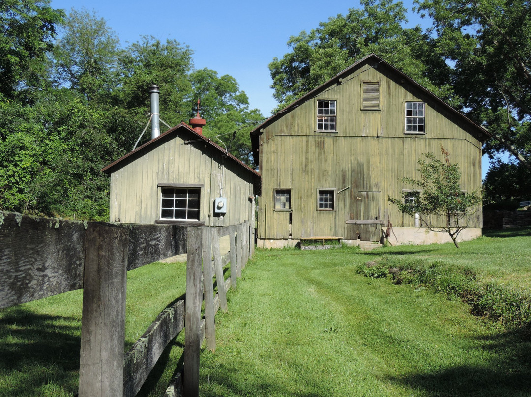 Creek Crossing Farm主图