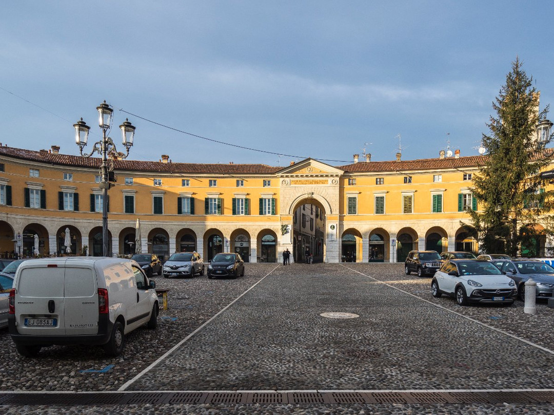 Piazza Cavour景点图片