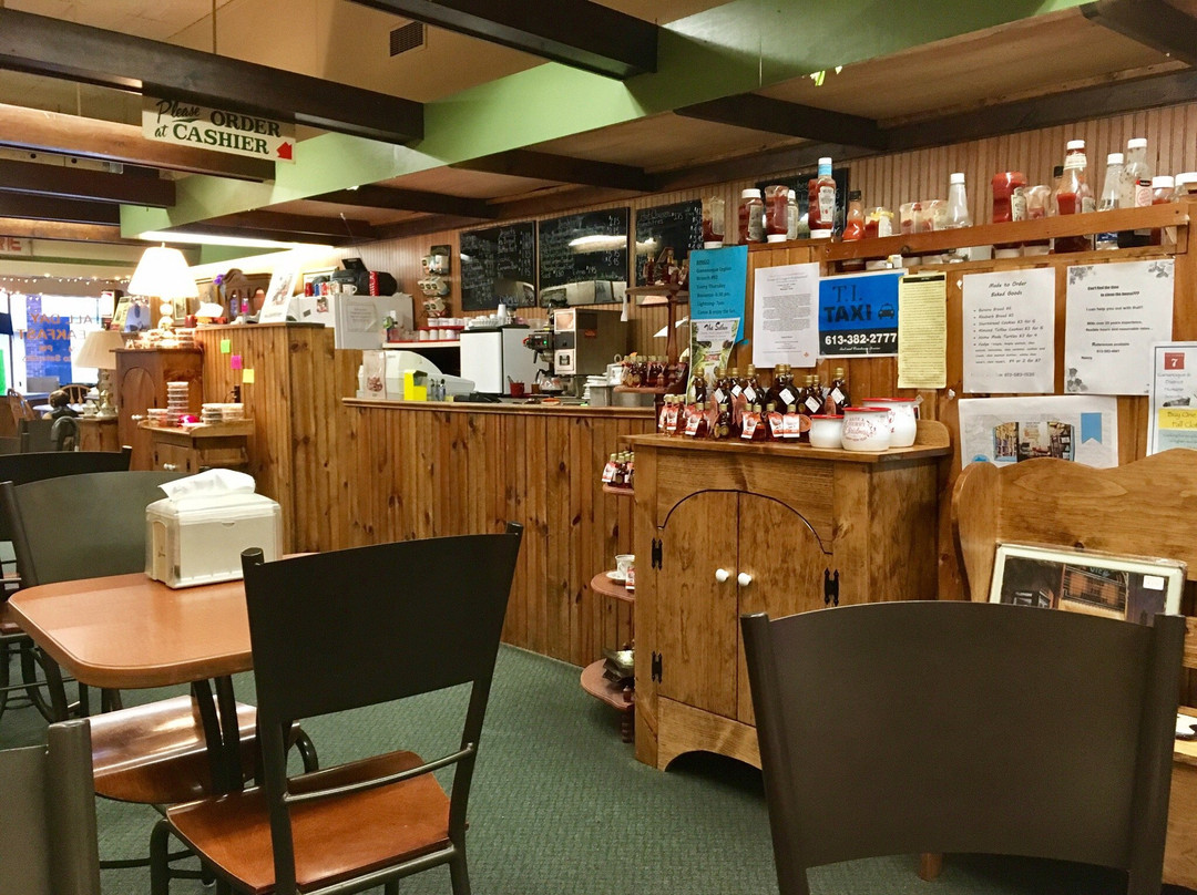 加纳诺克餐馆和美食-Robeson's Country General Store