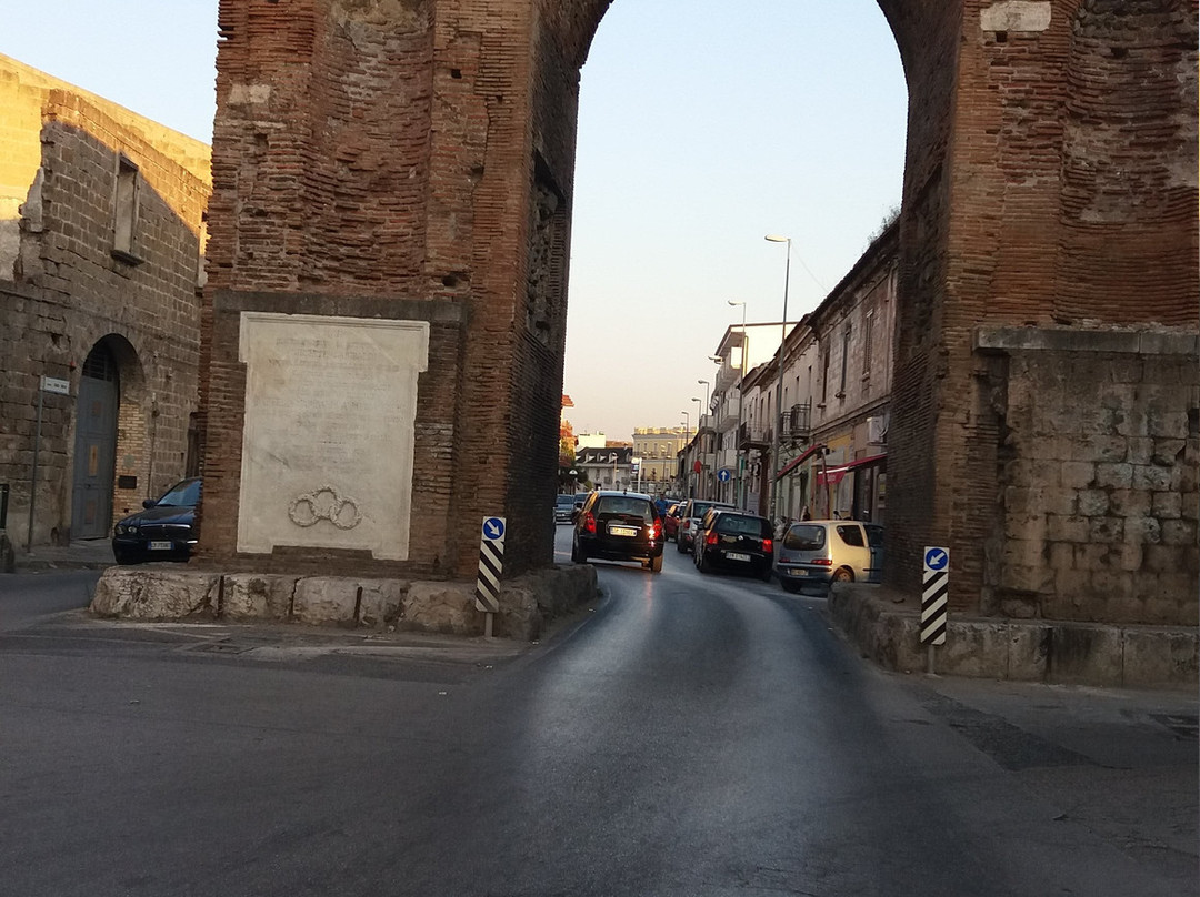 Arco di Adriano景点图片