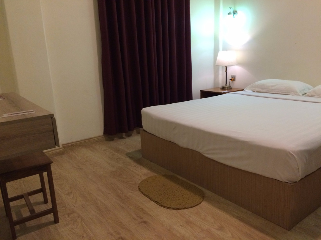 bh HOTEL