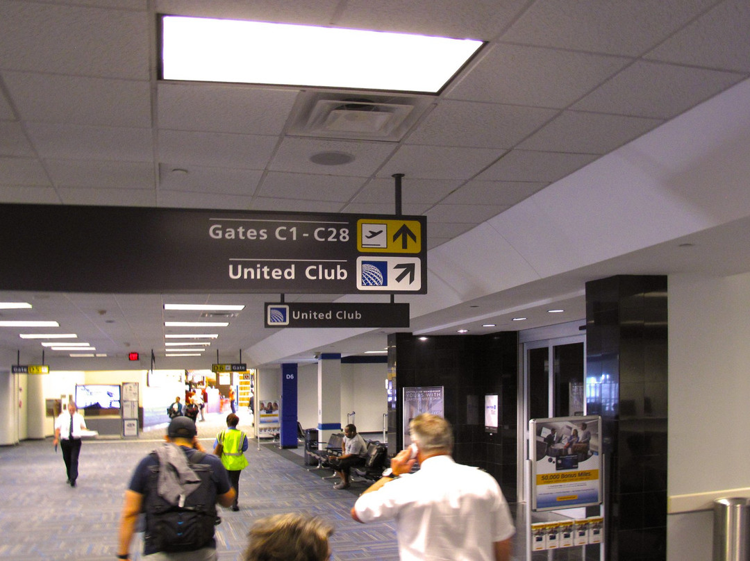 United Airlines Club Lounge景点图片