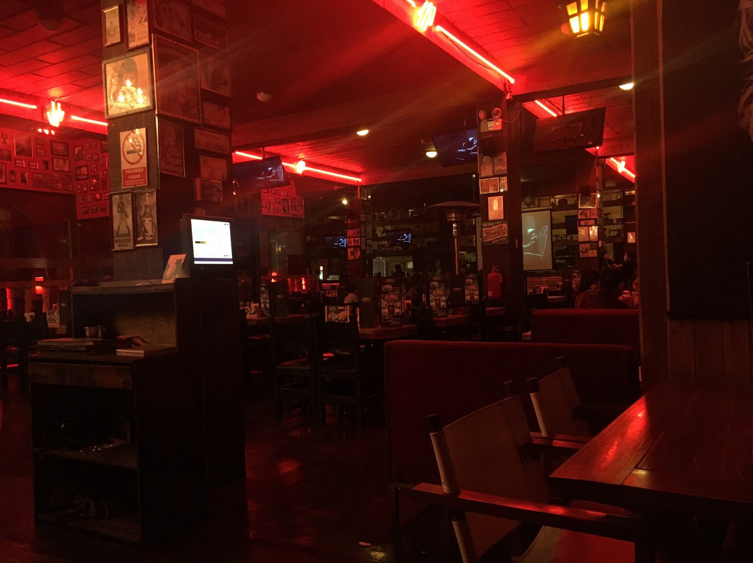 Jose Luis Bustamante District餐馆和美食-Rustica