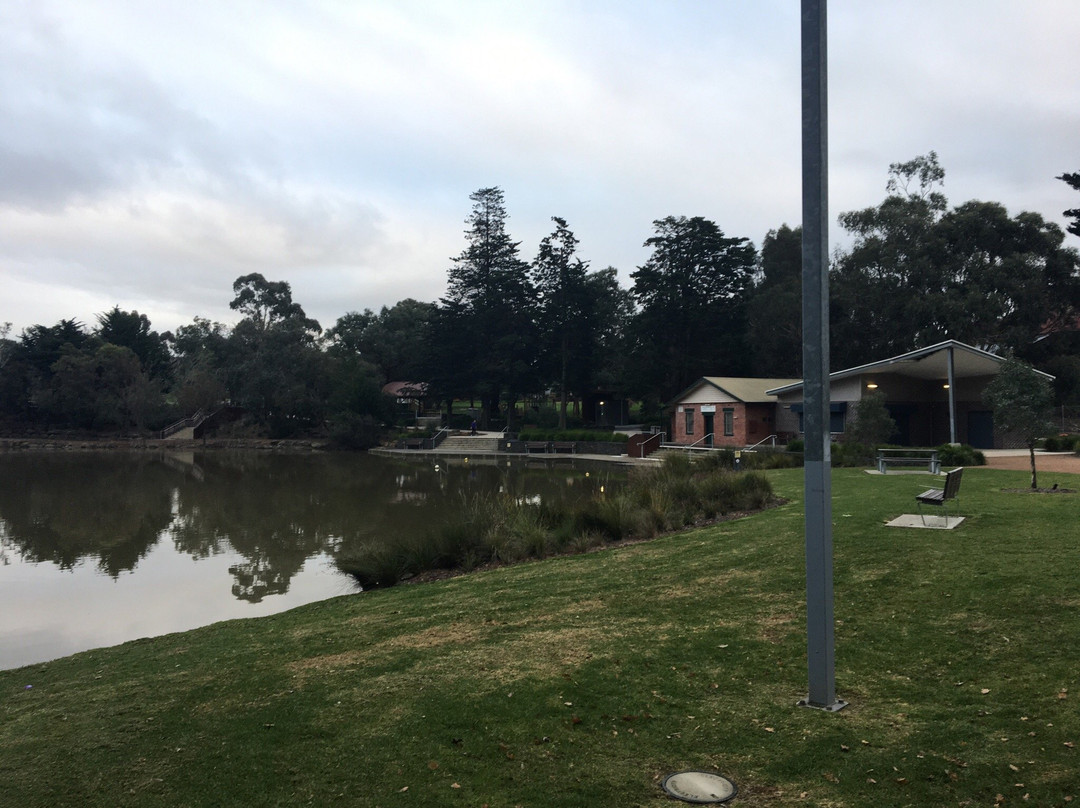 Surrey Park-博士山必去景点