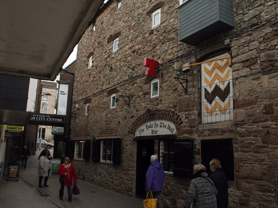 The Hole In The Wall Bar Armagh景点图片