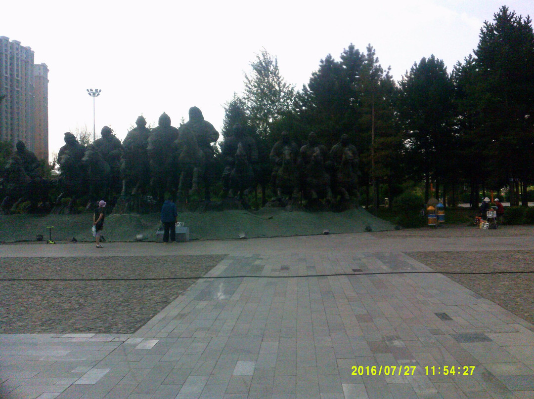 成吉思汗广场-呼伦贝尔市必去景点