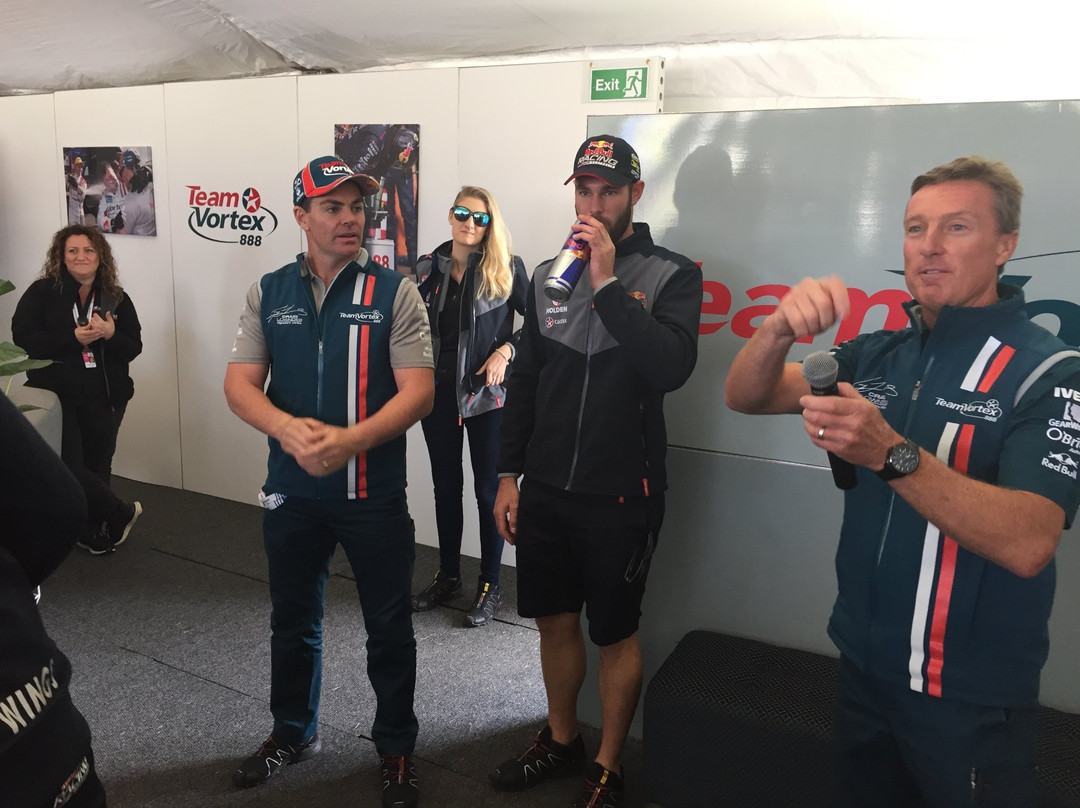 V8 Driveday Pty Ltd - Barbagallo Raceway景点图片