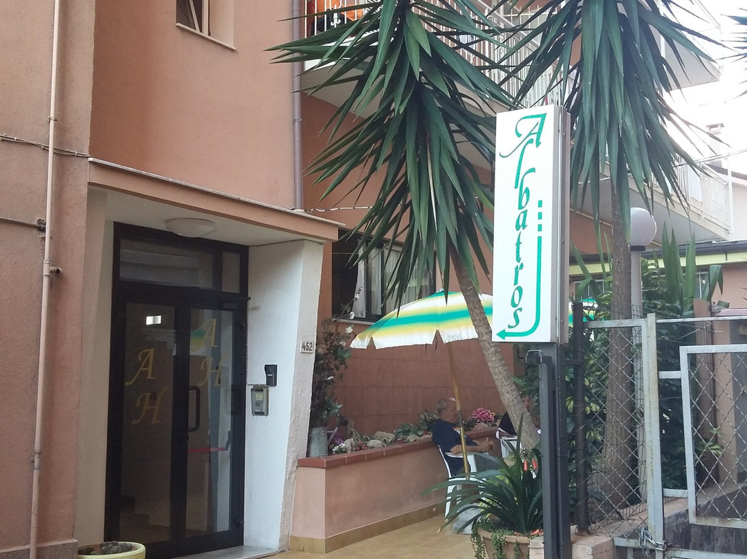 Borghetto Santo Spirito酒店住宿-Hotel Albatros