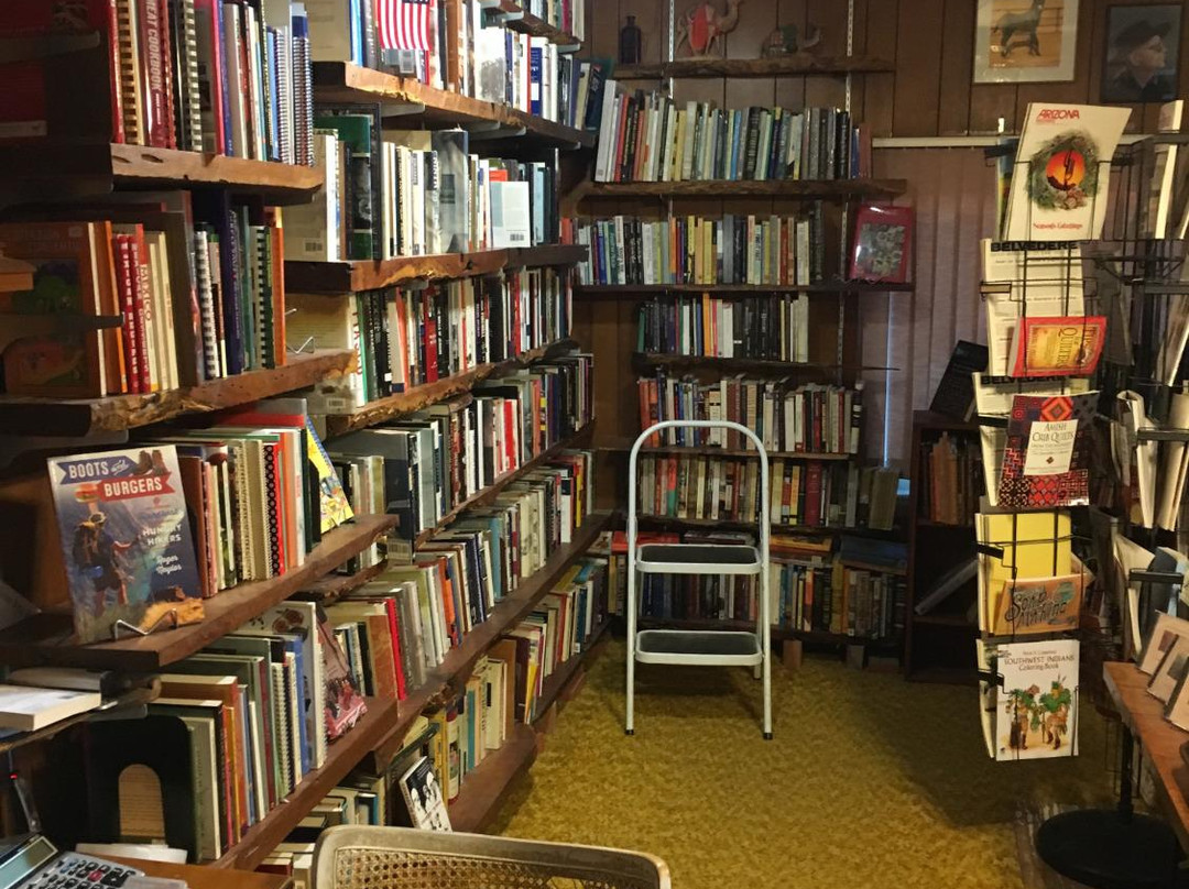 Singing Wind Bookshop-Benson必去景点