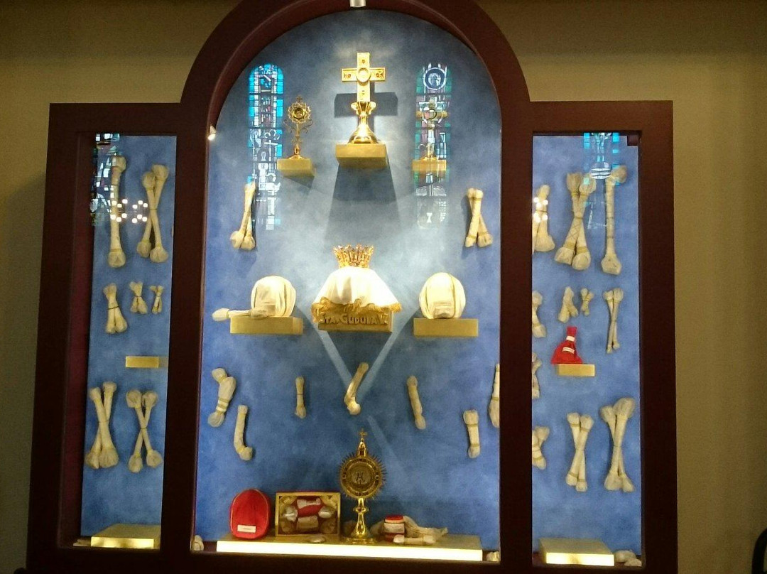 Katholische Kirche St. Hildegard und St. Johannes der Täufer-吕德斯海姆必去景点