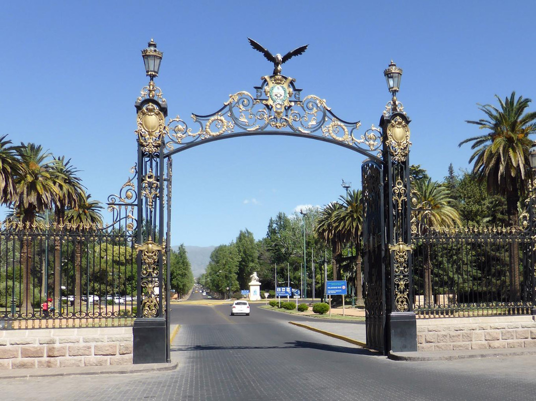 Portones del Parque San Martin-门多萨必去景点