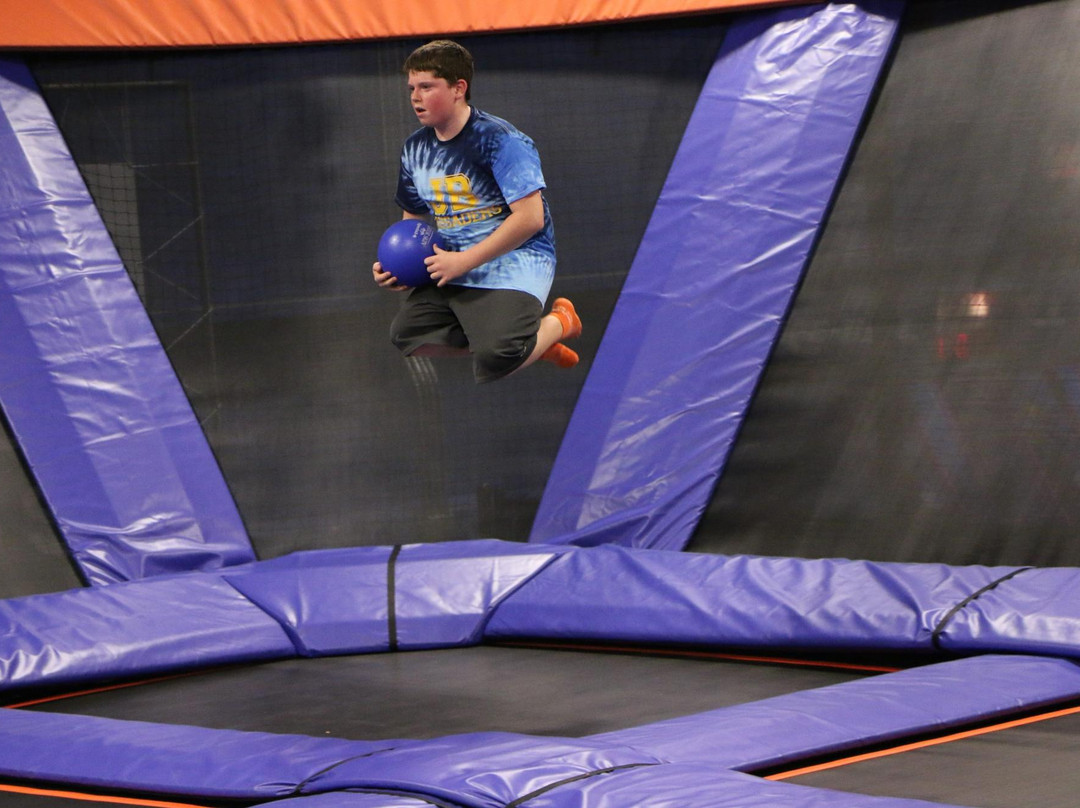 Sky Zone Trampoline Park Highland Heights景点图片