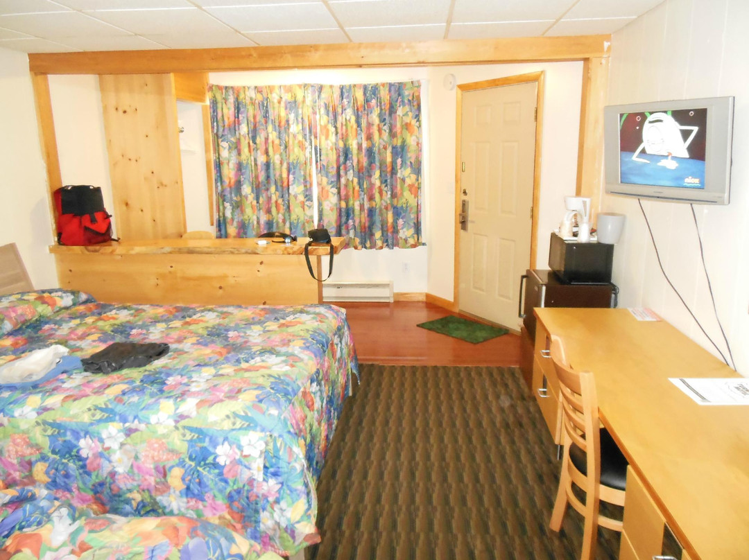Turnpike Motel