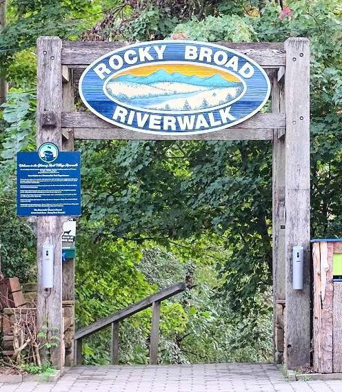 Rocky Broad Riverwalk景点图片