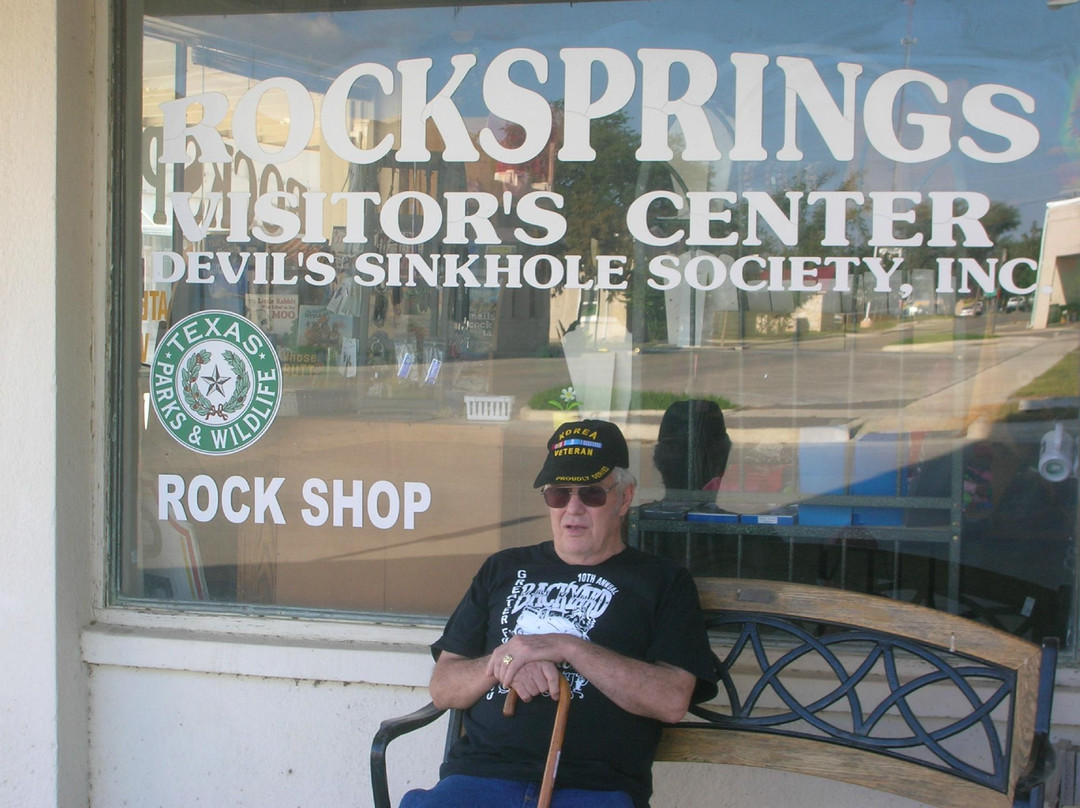 Devil's Sinkhole State Natural Area-Rocksprings必去景点