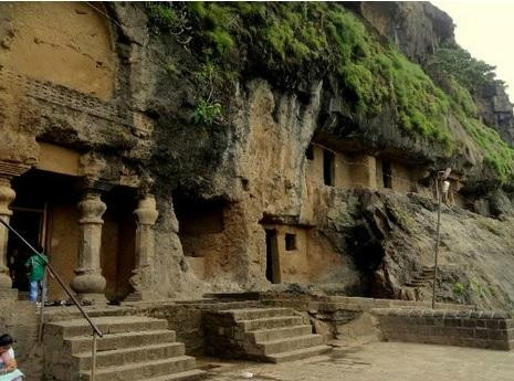 Lenyadri Caves景点图片
