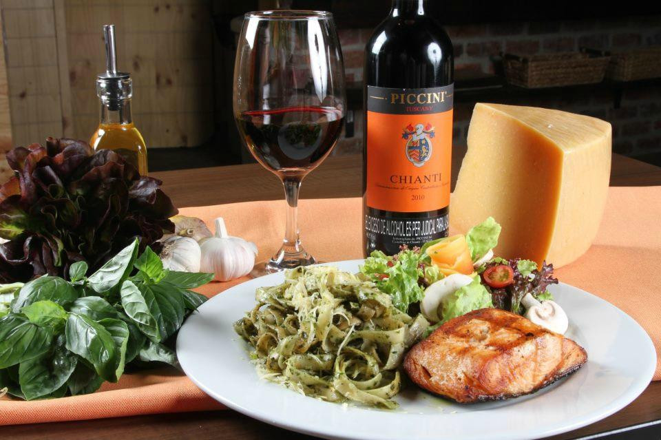 恩维加多餐馆和美食-Parmessano Viva Envigado